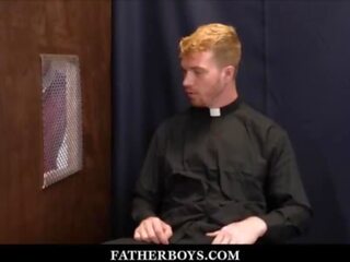 Twink catholic poiss ryland kingsley perses poolt punapea priest dacotah punane jooksul confession